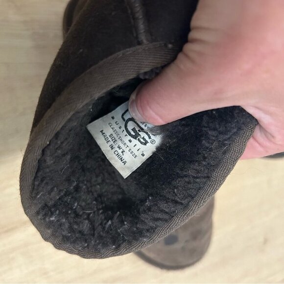 UGG Australia Classic Short Dark Brown Shearling Winter Boots Women’s Size 7 - Picture 6 of 6